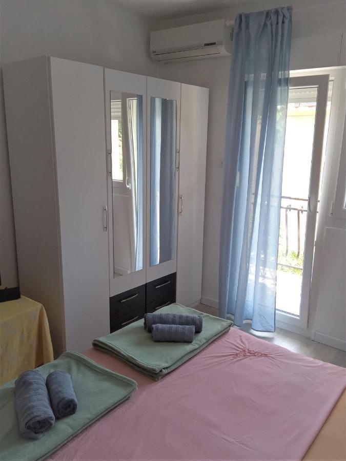 Dinka'S Apartment Stari Grad  Extérieur photo