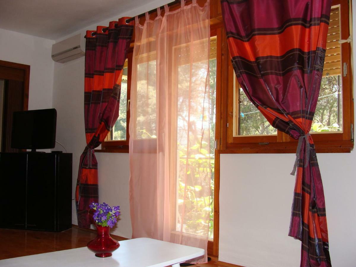 Dinka'S Apartment Stari Grad  Extérieur photo