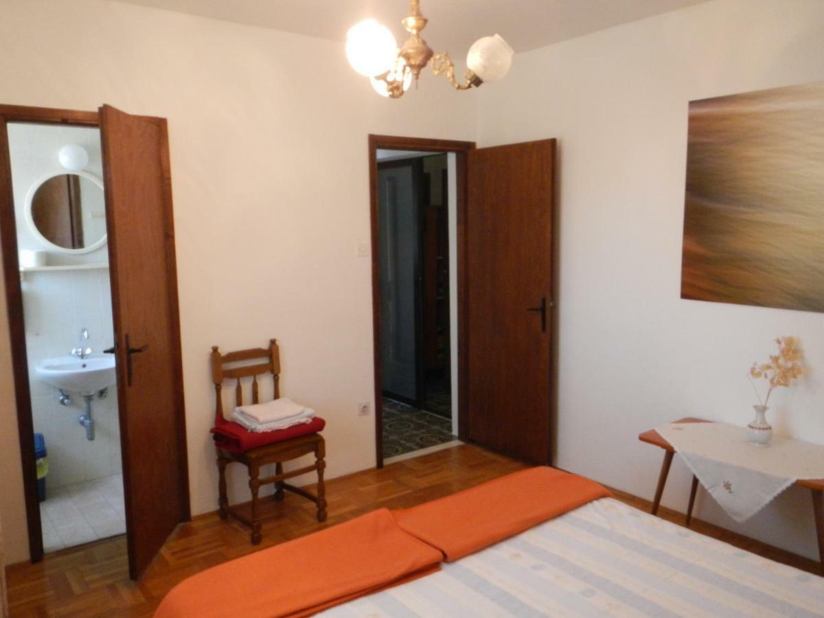 Dinka'S Apartment Stari Grad  Extérieur photo