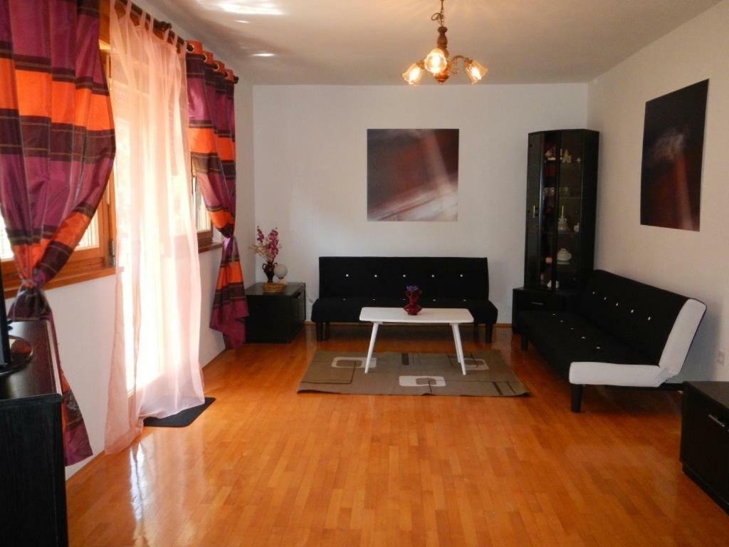 Dinka'S Apartment Stari Grad  Extérieur photo