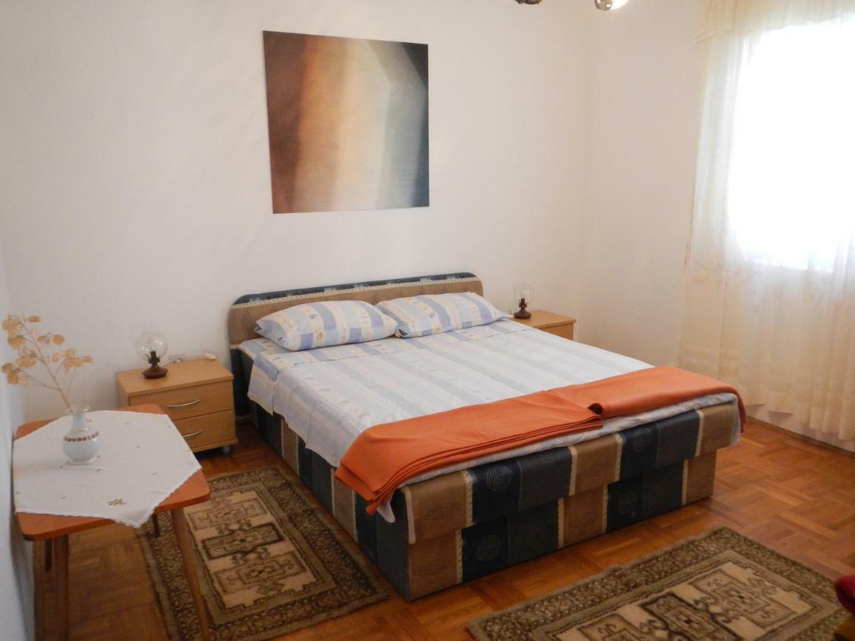 Dinka'S Apartment Stari Grad  Extérieur photo